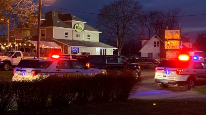 Official: 3 dead, 2 wounded in shooting at Wisconsin tavern