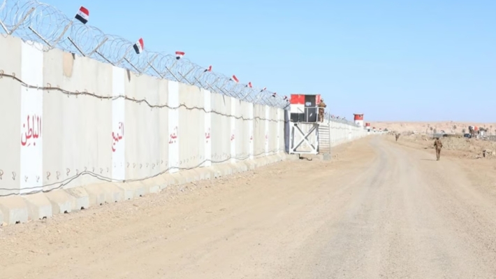 Iraq...A 400-kilometer concrete wall will be erected along the Syrian ...